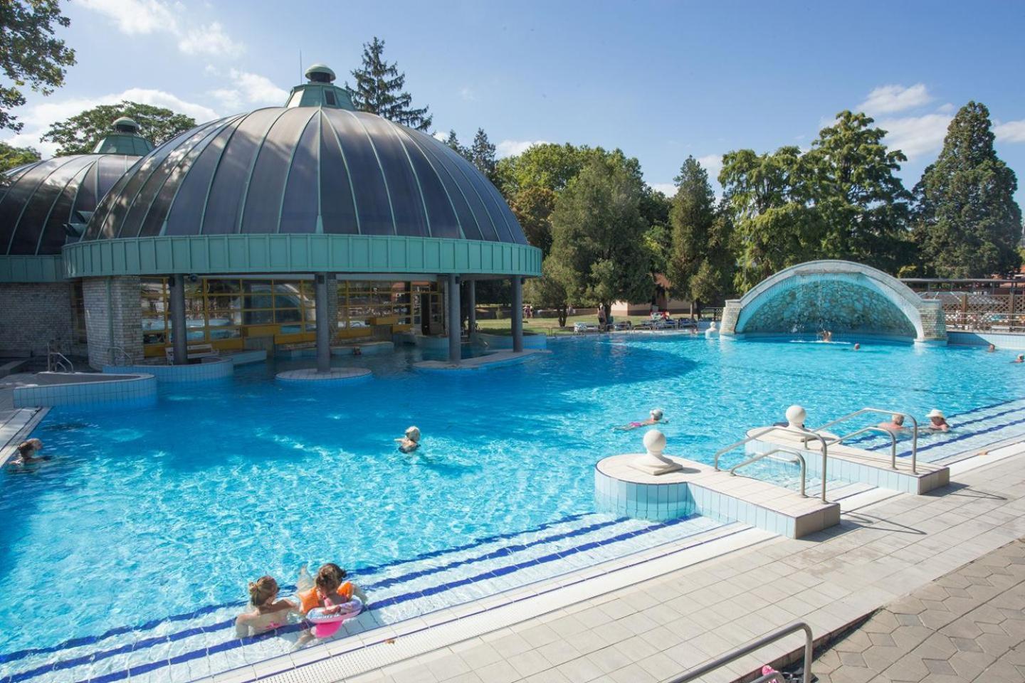 Hotel Indium City Panzió Eger Exterior foto